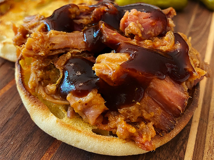 BBQ SAUCE AND MEAT ON BAYS