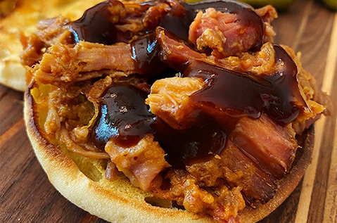 BBQ SAUCE AND MEAT ON BAYS