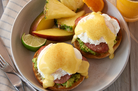 CHORIZO-CHIPOTLE BENEDICT