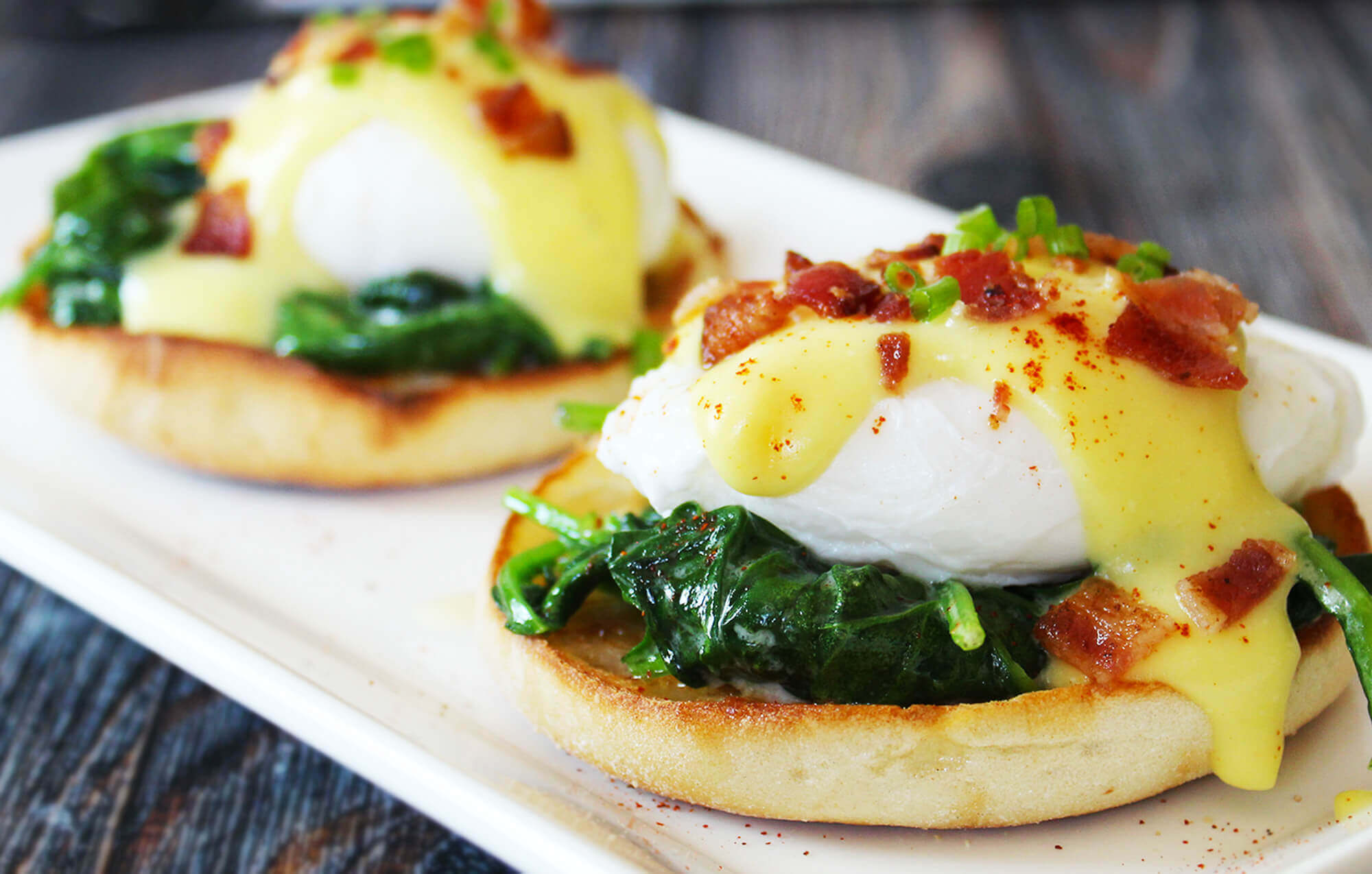 BAYS WITH SPINACH POACHED AND HOLLANDAISE SAUCE