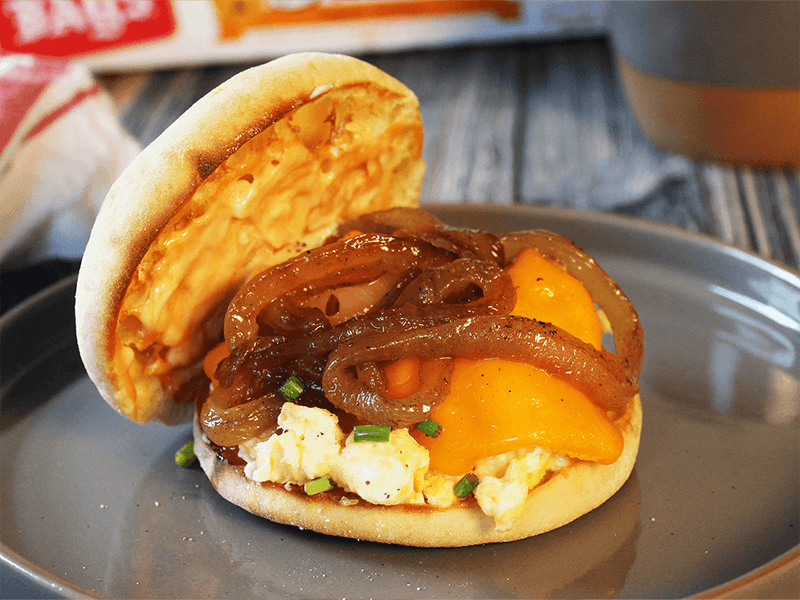 BAYS WITH EGG CHEESE AND CARMELIZED ONIONS