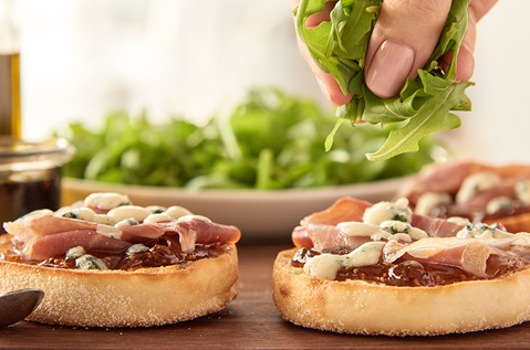 CHEESE, HAM, AND FRUIT ON AN ENGLISH MUFFIN