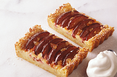 SQUARE OF BAYS WITH BAKED FRUIT