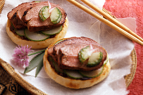 SLICE OF MEAT ON A BAYS ENGLISH MUFFIN