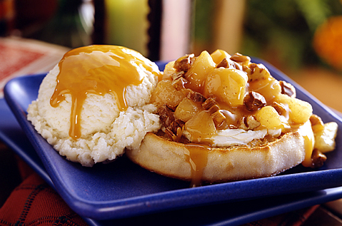 ICE CREAM AND FRUIT ON BAYS ENGLISH MUFFINS