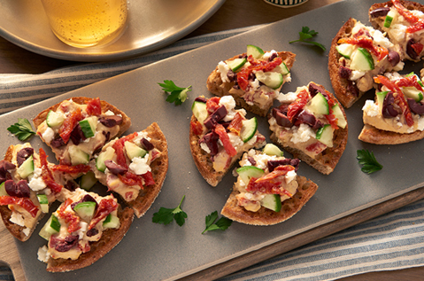 ENGLISH MUFFIN WEDGES WITH VEGGIE CHUNKS