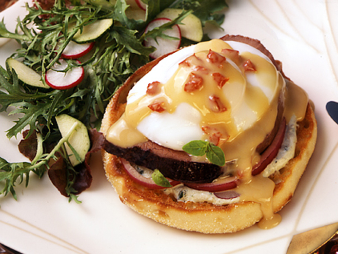 EGG, STEAK, AND HOLLANDAISE SAUCE ON BAYS