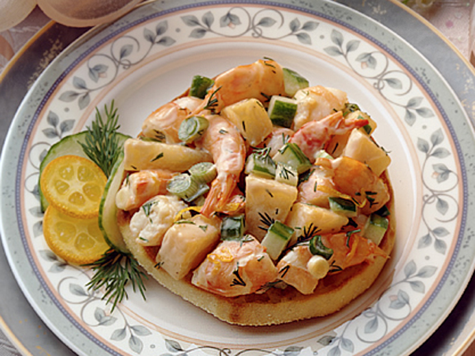 PRAWN AND VEGGIES ON BAYS ENGLISH MUFFINS