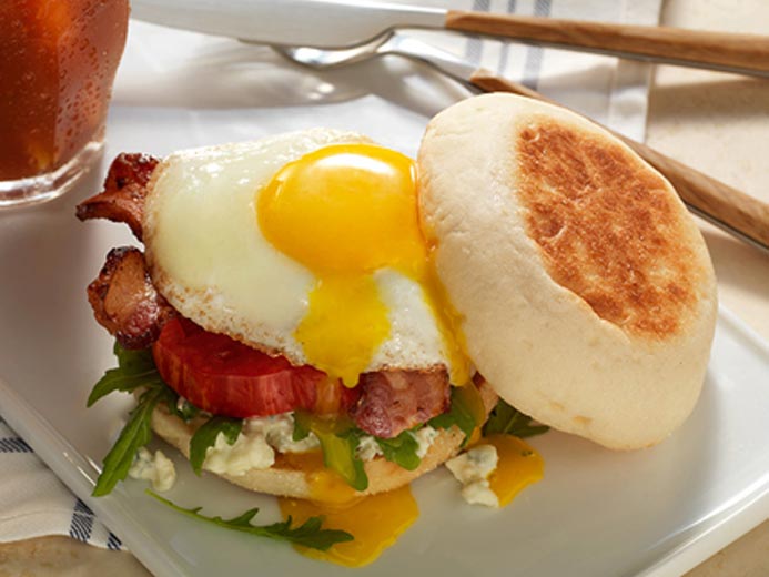 BACON-ZOLA BREAKFAST SANDWICH