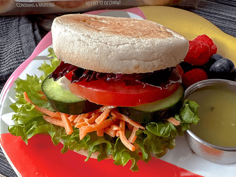 BAYS WITH CARROTS CUCUMBER AND TOMATO